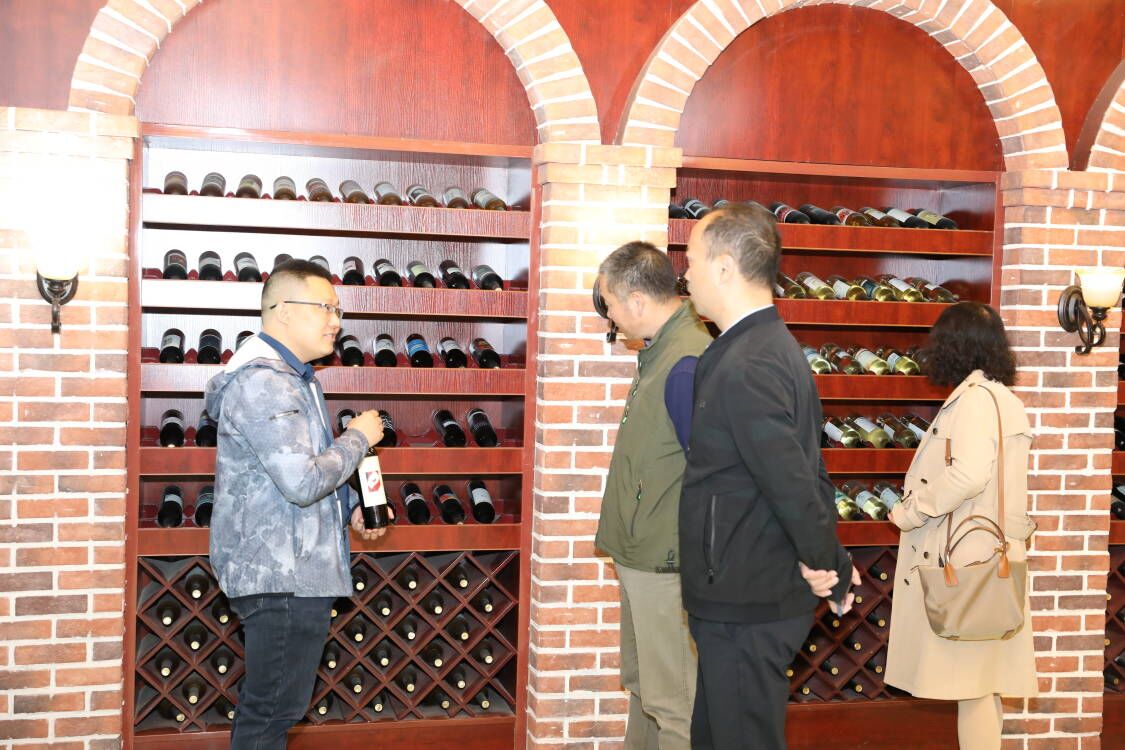 f8d6b45c92b343f192ae00ee52eeb63e.jpg f8d6b45c92b343f192ae00ee52eeb63e.jpg