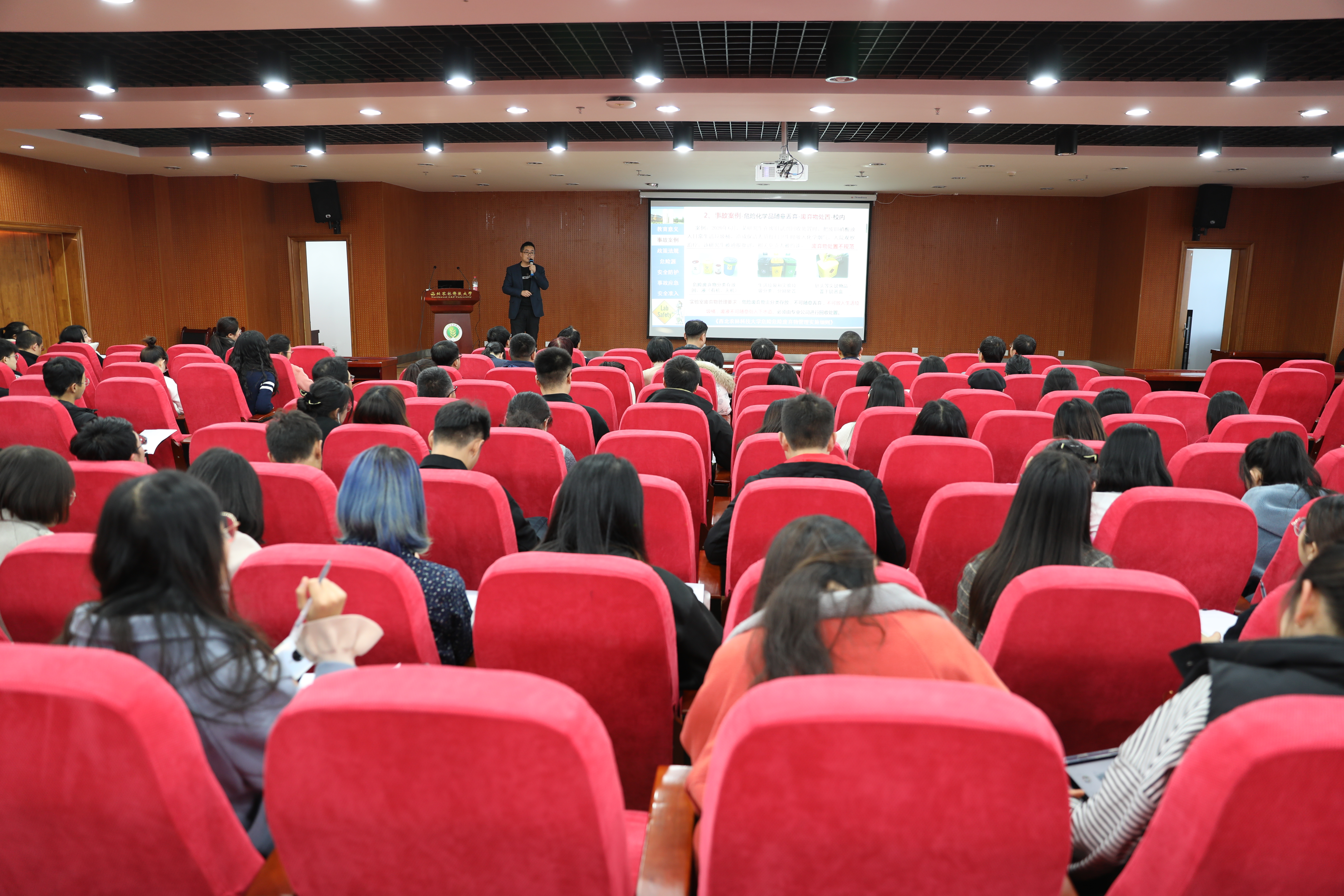 c02f7617145f4bb1b55376cfd77559fe.jpg c02f7617145f4bb1b55376cfd77559fe.jpg