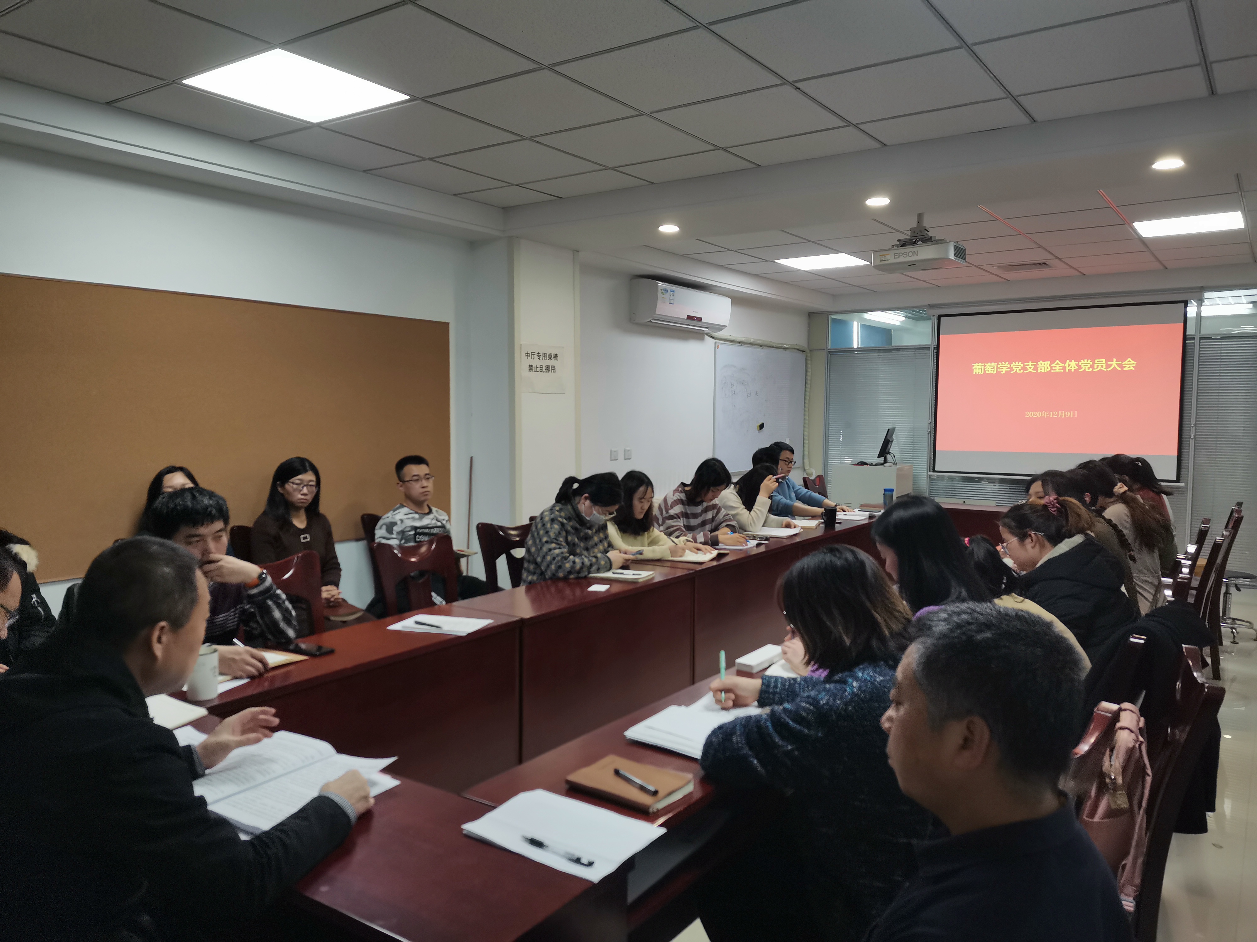 bfe11518322e419cbb1f0e525a91bbfe.jpg bfe11518322e419cbb1f0e525a91bbfe.jpg