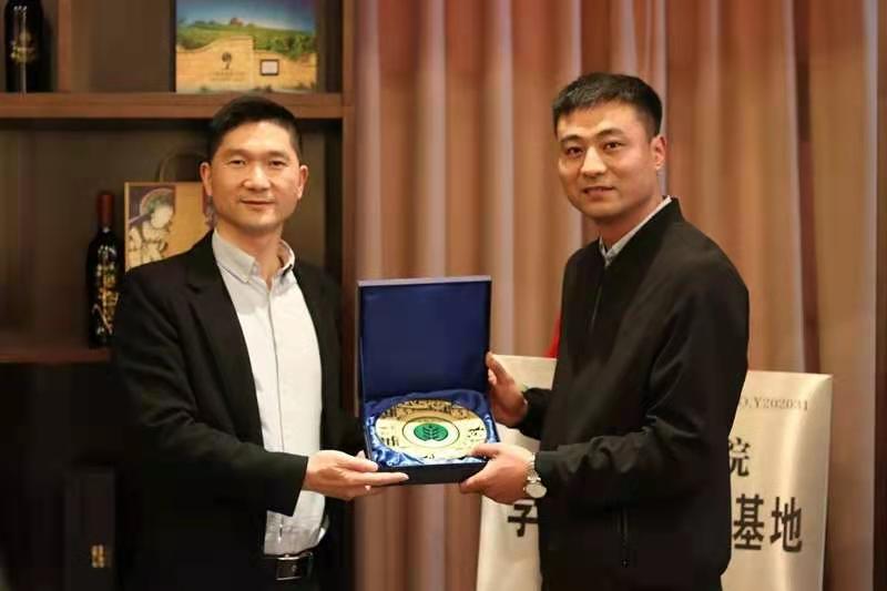 9060ad22d236426ea81560e90cdf5d68.jpg 9060ad22d236426ea81560e90cdf5d68.jpg