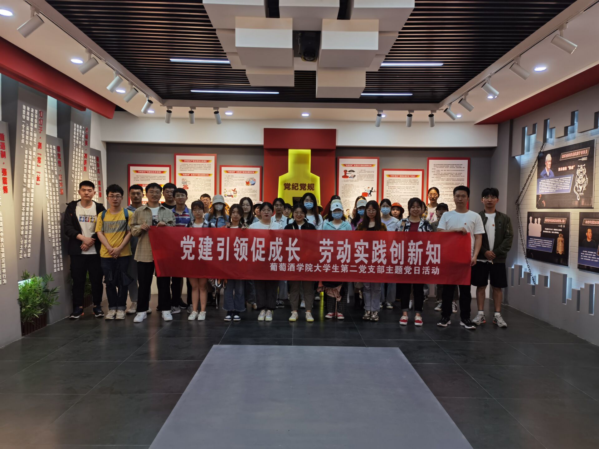 017f7fe6f9424df7b9e53abffc175218.jpg 017f7fe6f9424df7b9e53abffc175218.jpg