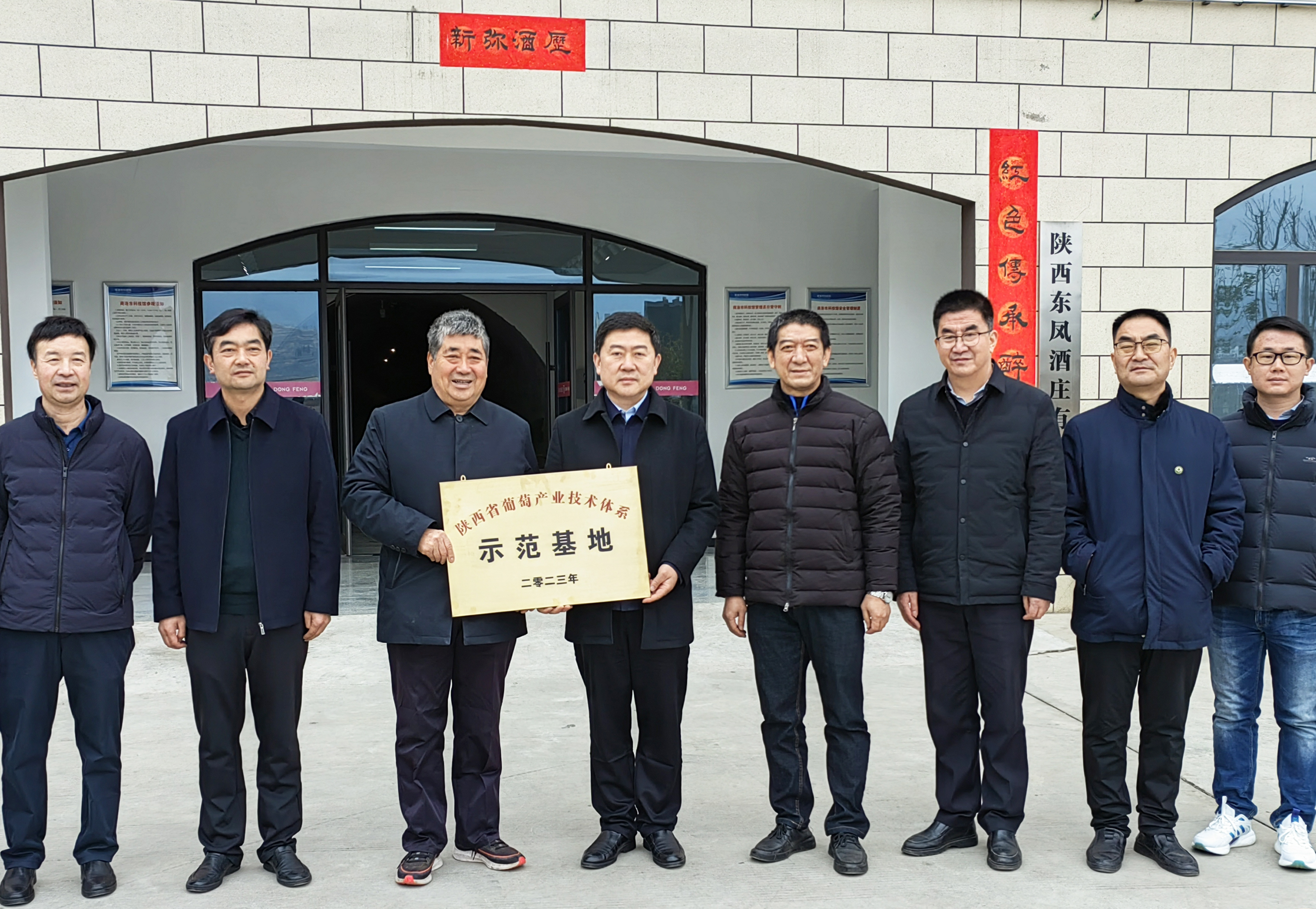 7ec158af434e4257b646764af679cef5.jpg 7ec158af434e4257b646764af679cef5.jpg