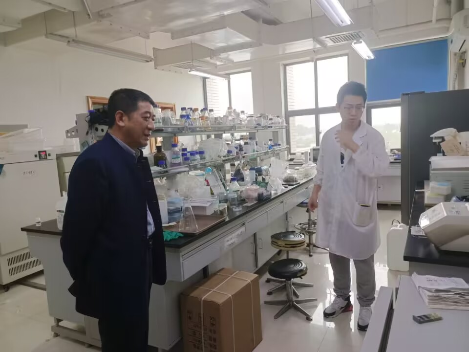 195aa856e2384b94909c26637abd2040.jpg 195aa856e2384b94909c26637abd2040.jpg