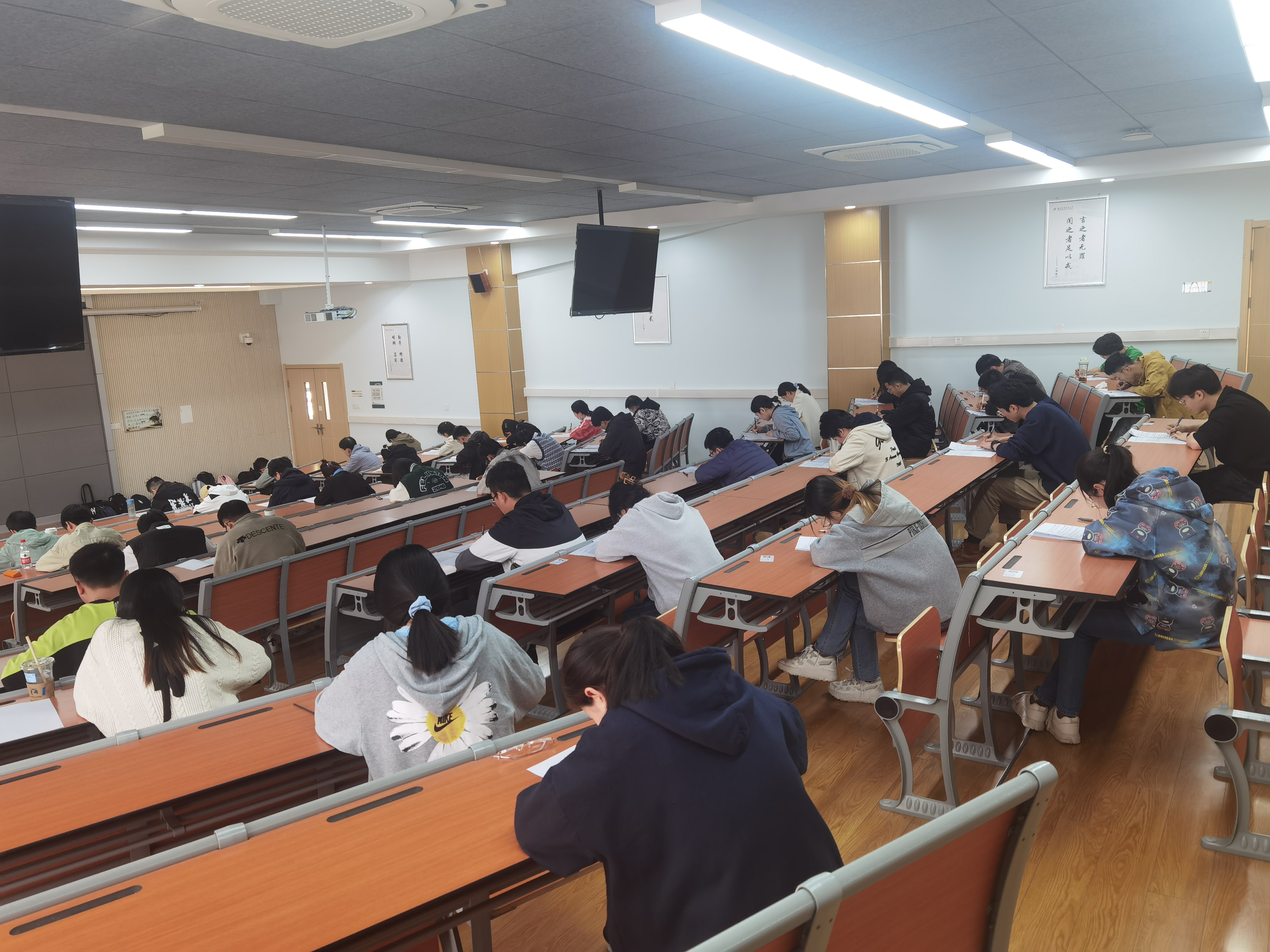 9b0ab1ba623340ab882d0b4f6c153394.jpg 9b0ab1ba623340ab882d0b4f6c153394.jpg